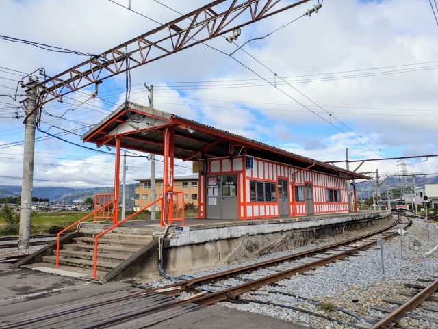 上田電鉄別所線、下之郷駅ホーム