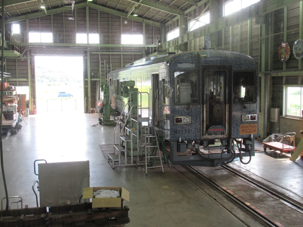井原鉄道IRT355-101　デニムトレイン