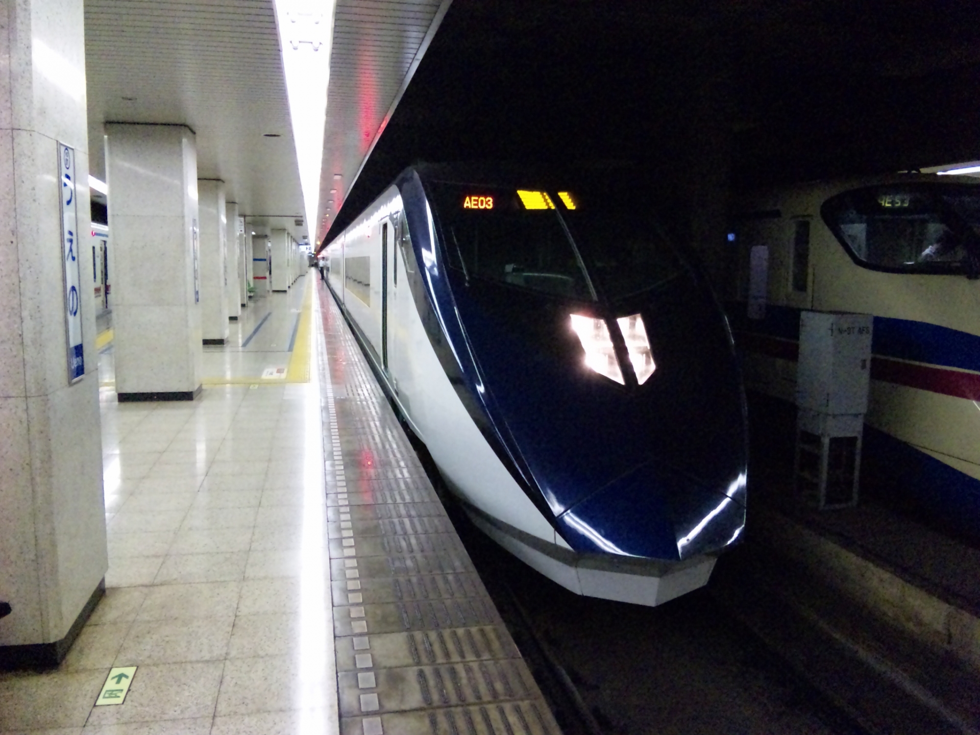 京成電鉄スカイライナーAE形　京成上野駅