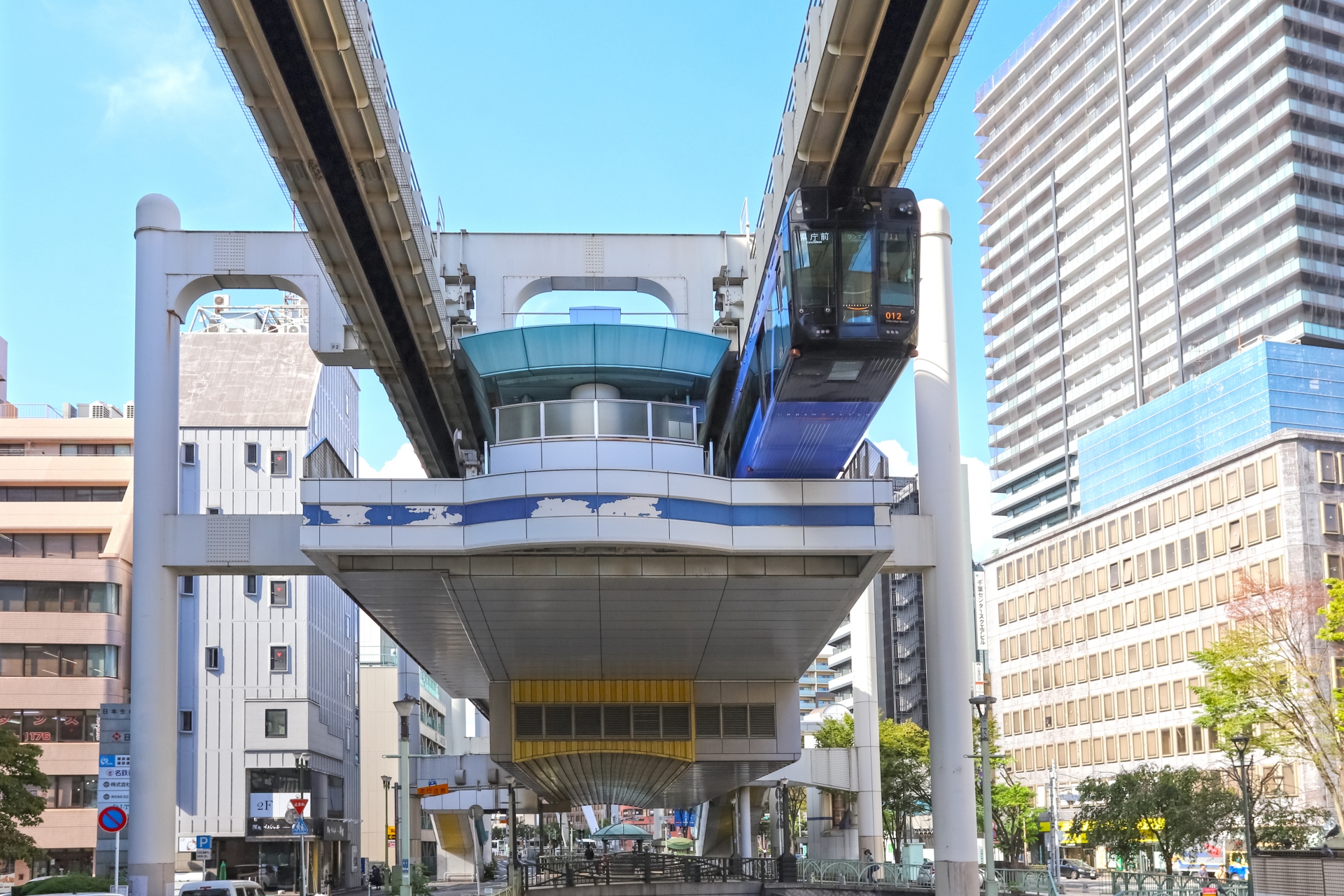 千葉都市モノレール　葭川公園駅