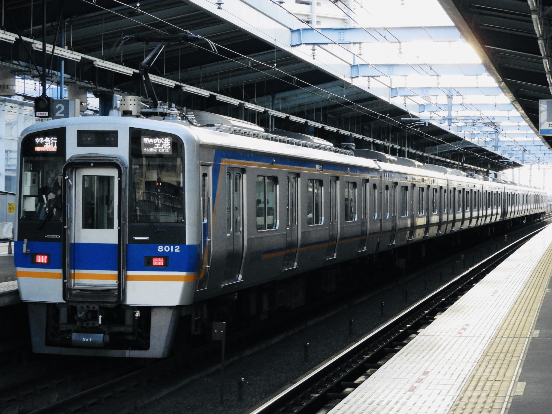 南海本線空港急行8000系泉大津駅