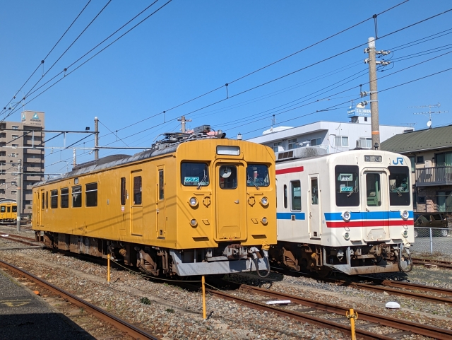 宇部新川駅　105系・123系