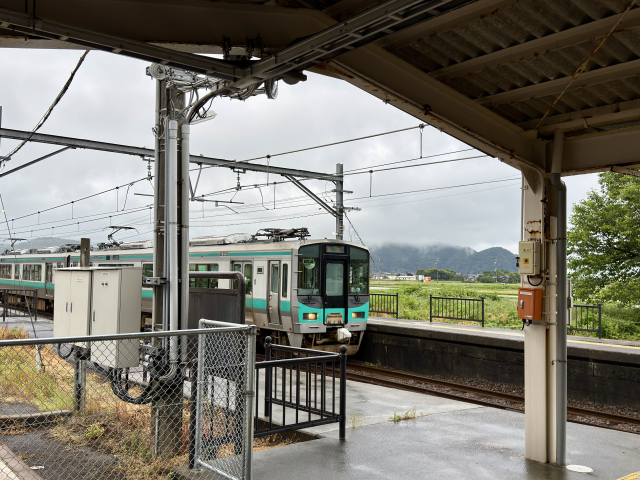小浜線　美浜駅125系