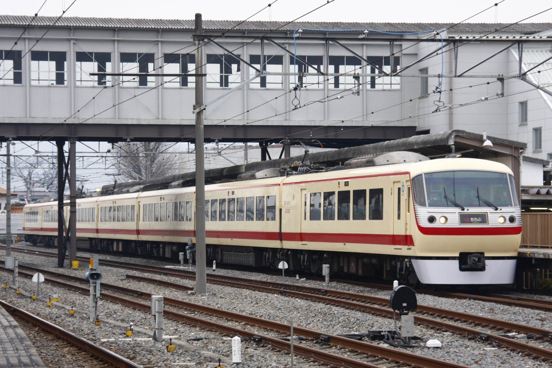 西武鉄道10000形レッドアロークラシック