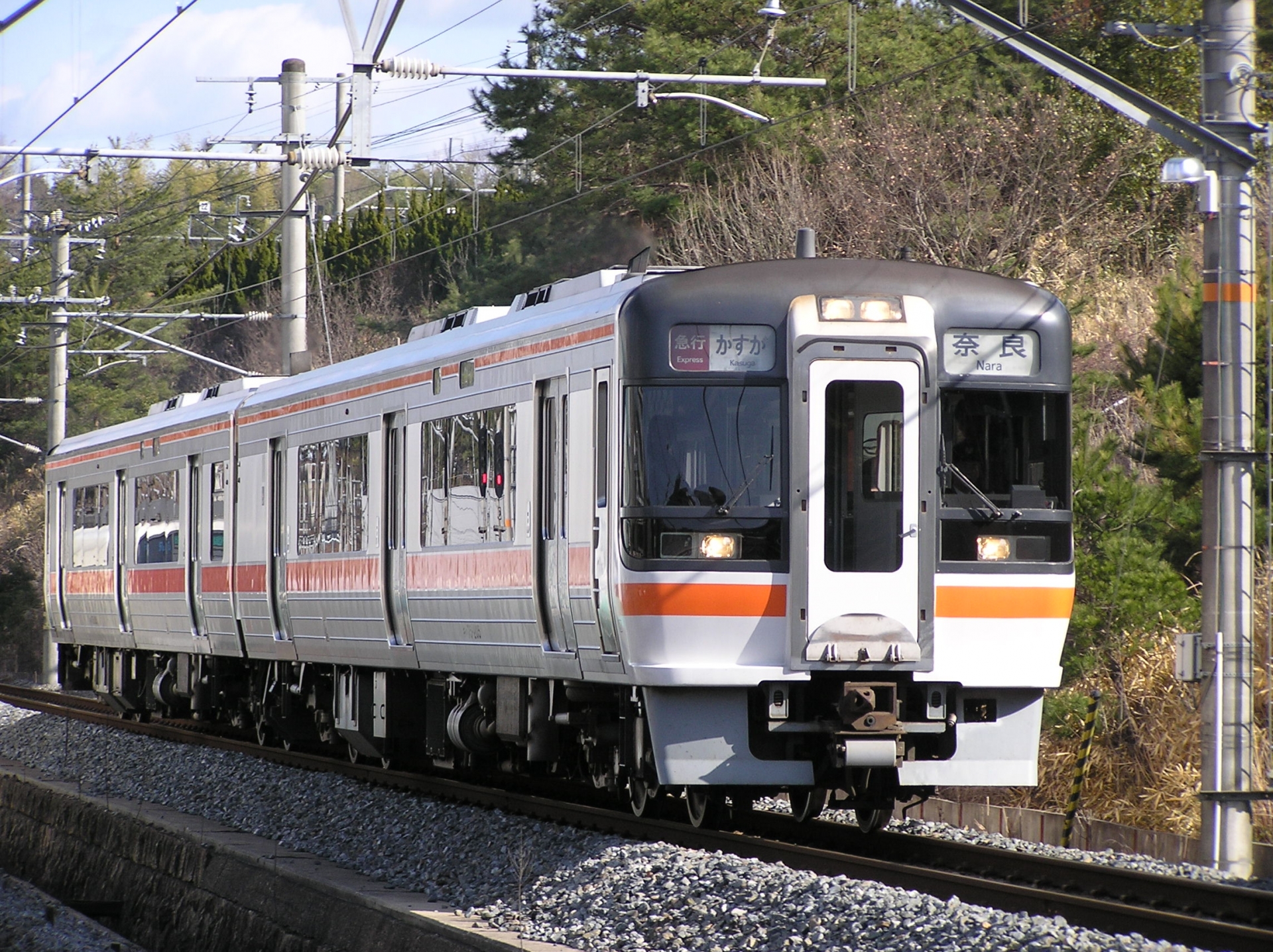 関西本線キハ75形急行かすが