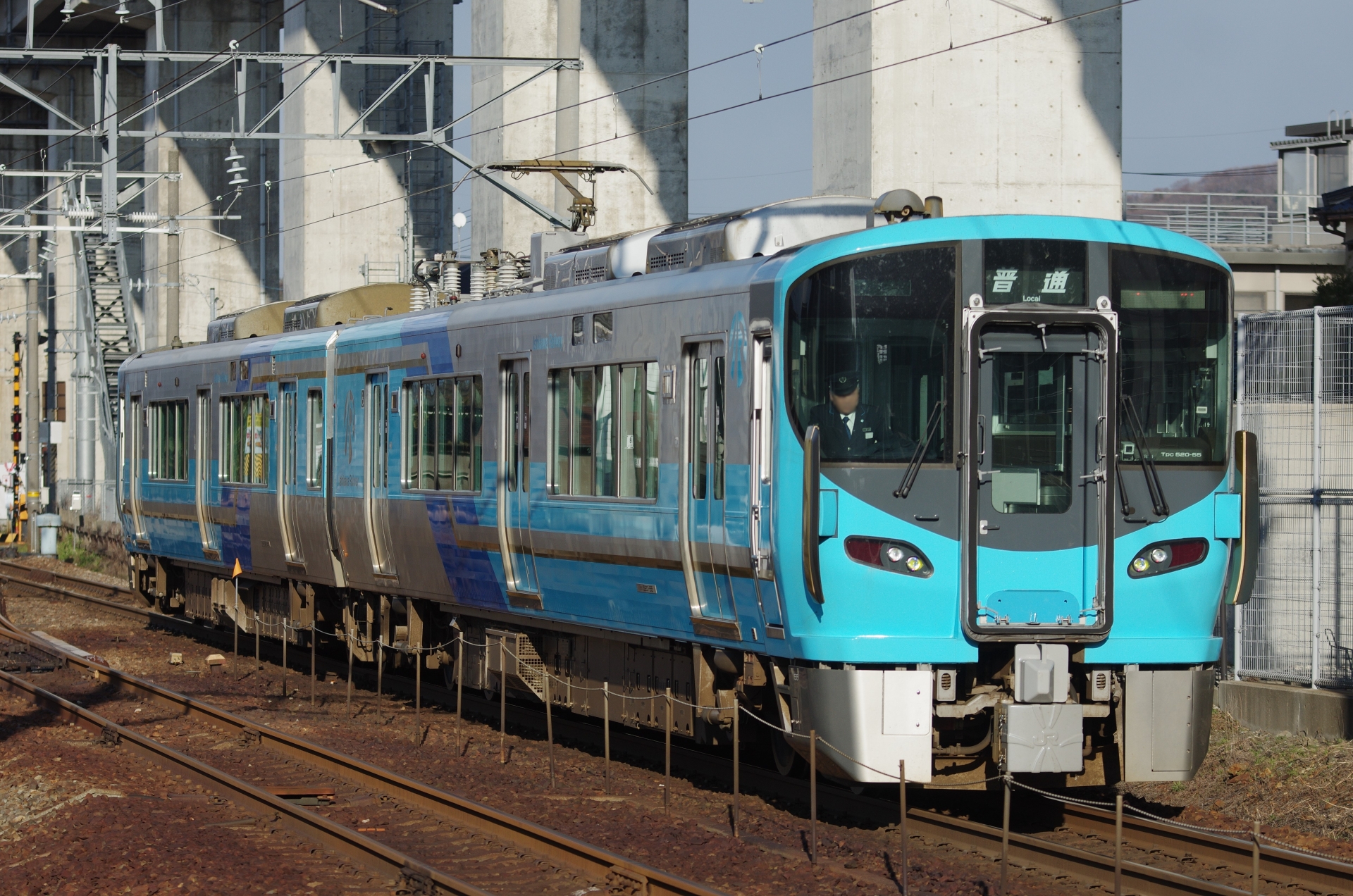 IRいしかわ鉄道　521系