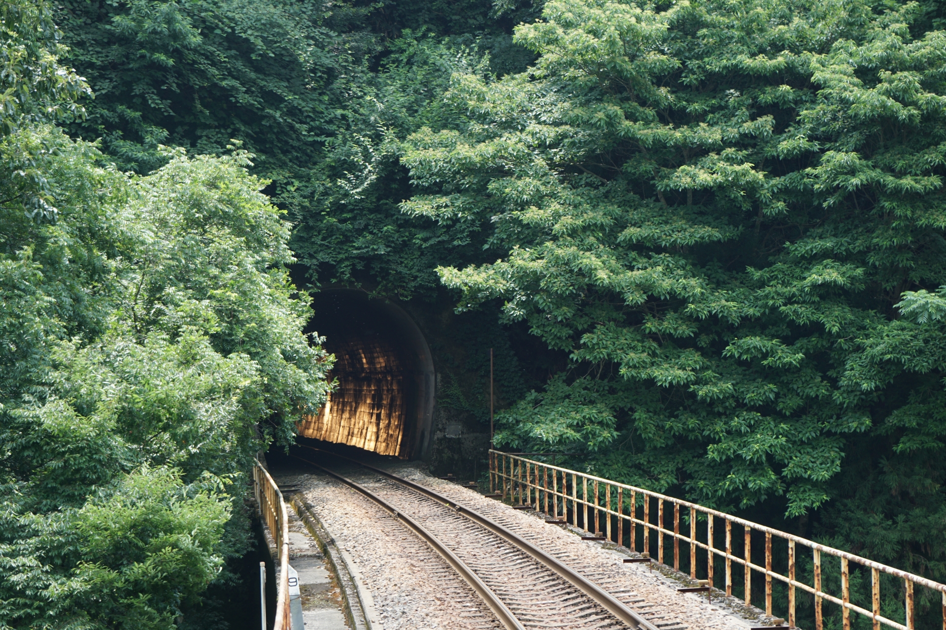 三江線宇津井駅から見たトンネル
