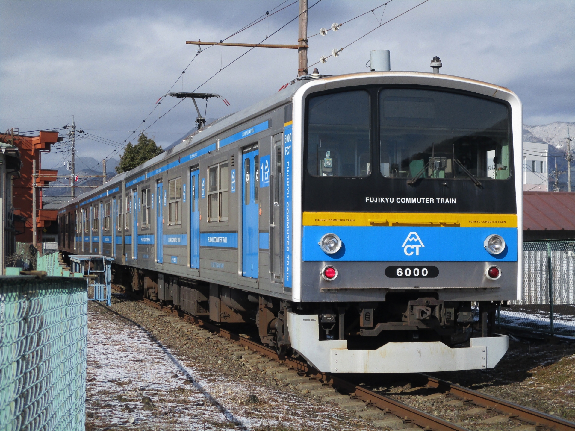 富士急行　6000系（元JR東日本205系）