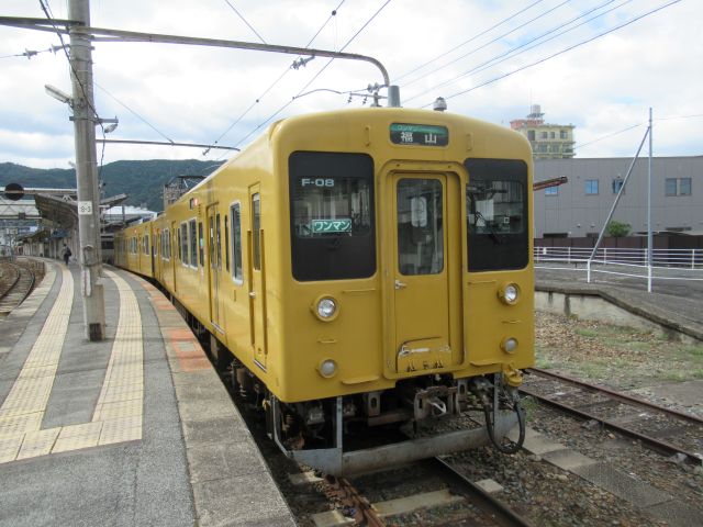 福塩線105系F08編成　府中駅